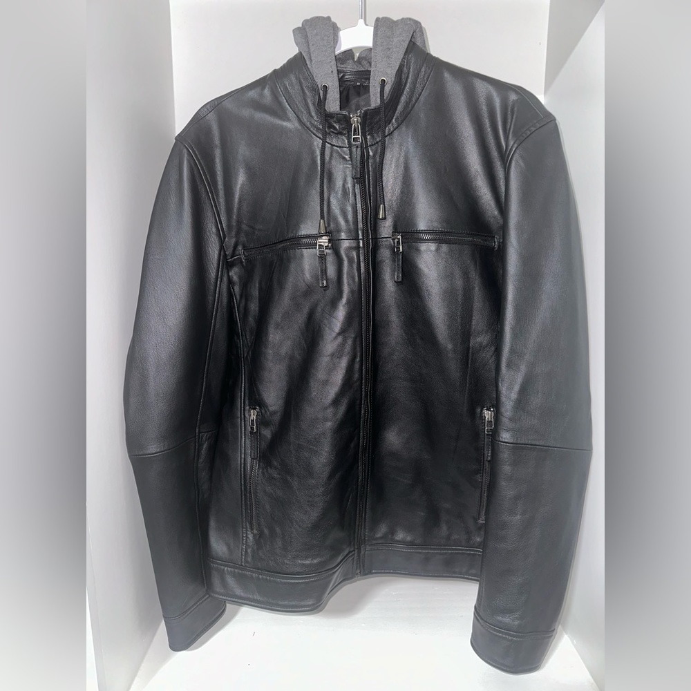 Barneys Original leather jacket in black w/ detachable jersey hood. Size M.